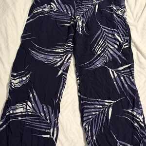 2/$25 Reitmans Navy Wide Leg Pants with White & Light Blue Palm Print